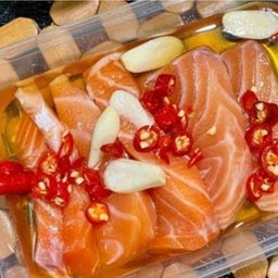 แซลมอนดองน้ำปลากวน