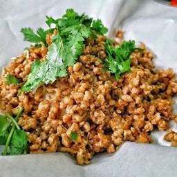 หมูกระเทียม หมูสับ (กับข้าว)