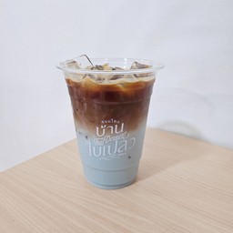 [C6] Iced Butterfly Pea Coffee Latte - กาแฟนมอัญชัญ