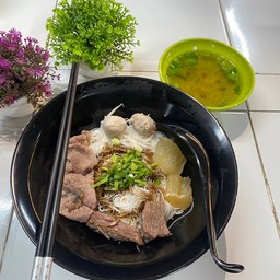 ก๋วยเตี๋ยวแห้งเนื้อ