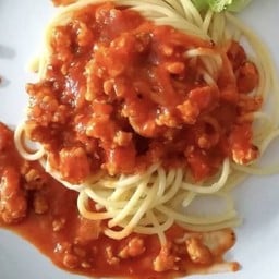 สปาเกตตี้ซอสมะเขือเทศหมูสับ