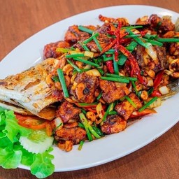 ปลากระพงผัดเม็ดมะม่วง(ตัว)
