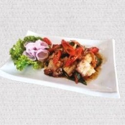 M33. กะเพราหมูกรอบ