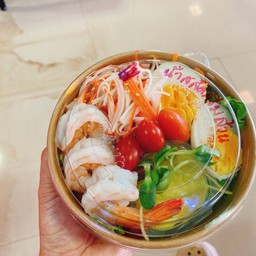 สลัดผักรวม กุ้งสด,ไข่ต้ม,ปูอัด