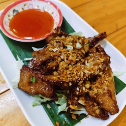 ตับหมูทอดกระเทียม