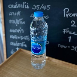 น้ำเปล่า คริสตัล