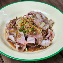 ปลาหมึกผัดกระเทียม