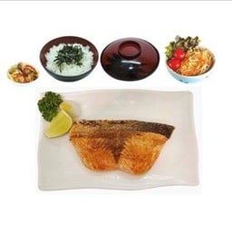 ชุดแซลมอนย่างเกลือ(YA69)