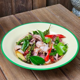 ผัดขี้เมาปลาหมึก