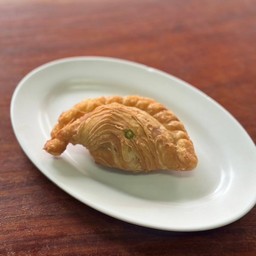 กะหรี่ปั๊บไส้ถั่วแดง