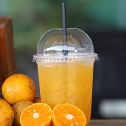 น้ำส้มคั้นสด 100%