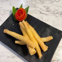 ปอเปี๊ยะกุ้งชีส 5 ชิ้น