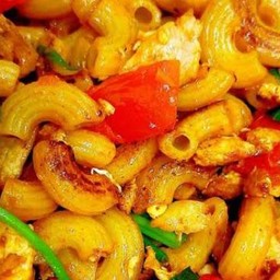 ผัดมักโรนีไก่