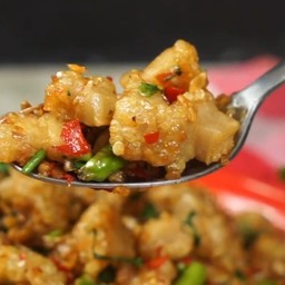 กากหมูคั่วพริกเกลือ+ไข่ข้นราดข้าว