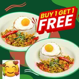 1 แถม 1 ข้าวคั่วกลิ้งไก่ + ไข่ดาว