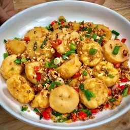 เต้าหู้ไข่คั่วพริกเกลือราดข้าว