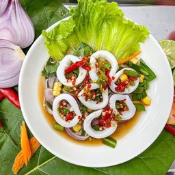 ยำปลาหมึก
