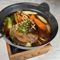 อุด้งสุกี้เนื้อวากิวหม้อไฟ