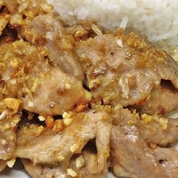 หมูทอดกระเทียมพริกไทย (เป็นกับข้าว)