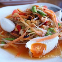 ส้มตำไทย-ไข่เค็ม