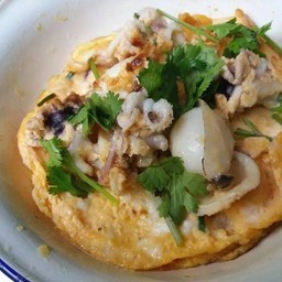 ข้าวไข่เจียวไข่ปลาหมึก