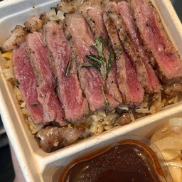 ข้าวผัดมันเนื้อ + เนื้อสันนอก