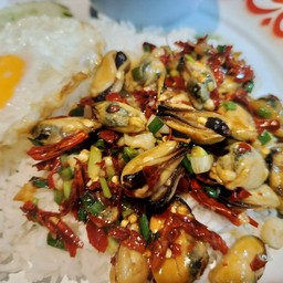 หอยแมลงภู่คั่วพริกเกลือ+ไข่ดาว