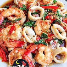 ผัดกระเพรา เป็นกับ (กรุณาเลือกเนื้อสัตว์ให้ด้วยนะค๊ะ)