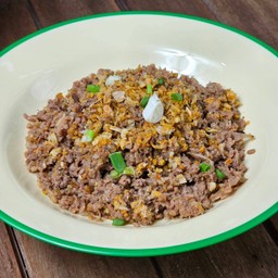 เนื้อโคขุนบดผัดกระเทียม