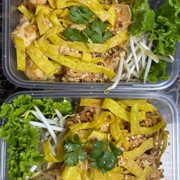 ก๋วยเตี๋ยวแซ่บแห้งบางใหญ่ ส้มตำ ยำลูกชิ้น และของทานเล่น