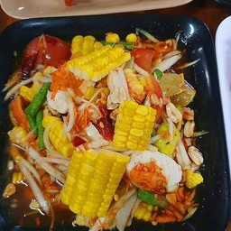 ตำไทยข้าวโพดไข่เค็ม
