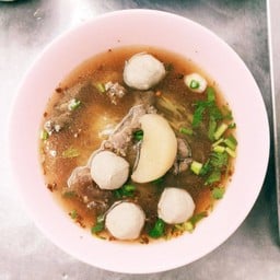 เส้นเล็กหมูพิเศษน้ำใส