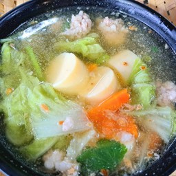 แกงจืดเต้าหู้หมูสับ