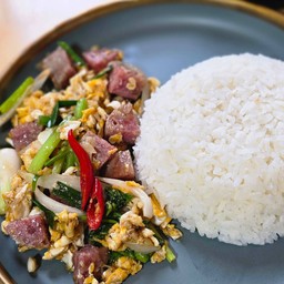 ข้าวราดแหนม