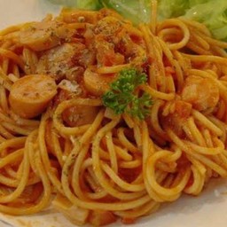 สปาเก็ตตี้ผัดซอสมะเขือเทศ