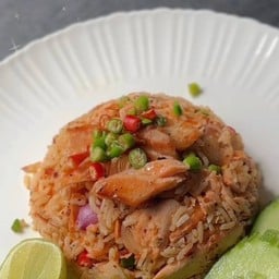 ข้าวปลาแกะ กุ้งแกะ หมูทอด