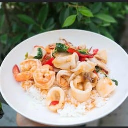 กะเพราบ้านฉัน บ้านฉาง พลา