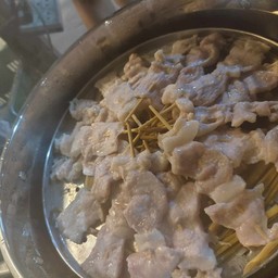 หมูนึ่งสมุนไพร10ไม้