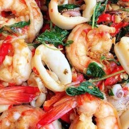 กะเพราทะเล กับข้าว