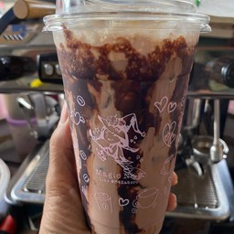 ดาร์กช็อกโกแลตมอลต์คาราเมลเย็น Iced Dark chocolate white malt caramel