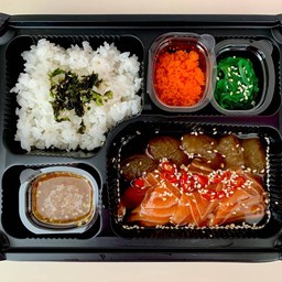 ชุดเซตเบนโตะ กุ้งดอง8ตัว+แซลมอน7ชิ้น+ข้าวญี่ปุ่น+ไข่กุ้ง+ยำสาหร่าย แถมน้ำจิ้มซีฟู๊ดแซ่บๆ