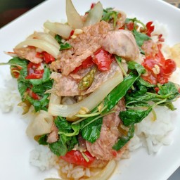 กระเพราแหนม