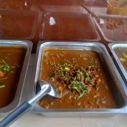ร้านข้าวแกงลูกสาวนักเลงวัวชน