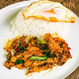 ข้าวราดผัดพริกเผาหมู
