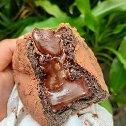 โดนัทลาวา by อรวัลย์