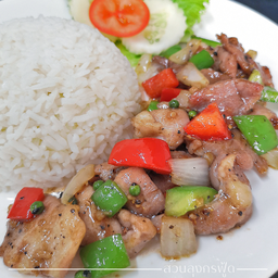 ผัดพริกไทยดำ ราดข้าว