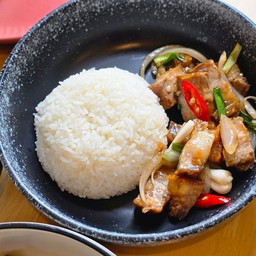 ข้าวราดผัดน้ำมันหอย