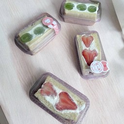 แซนด์วิชครีมสดผลไม้ homemade