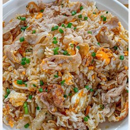 ข้าวผัดหมูสามชั้น