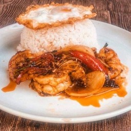 ข้าวราดผัดพริกเผากุ้ง